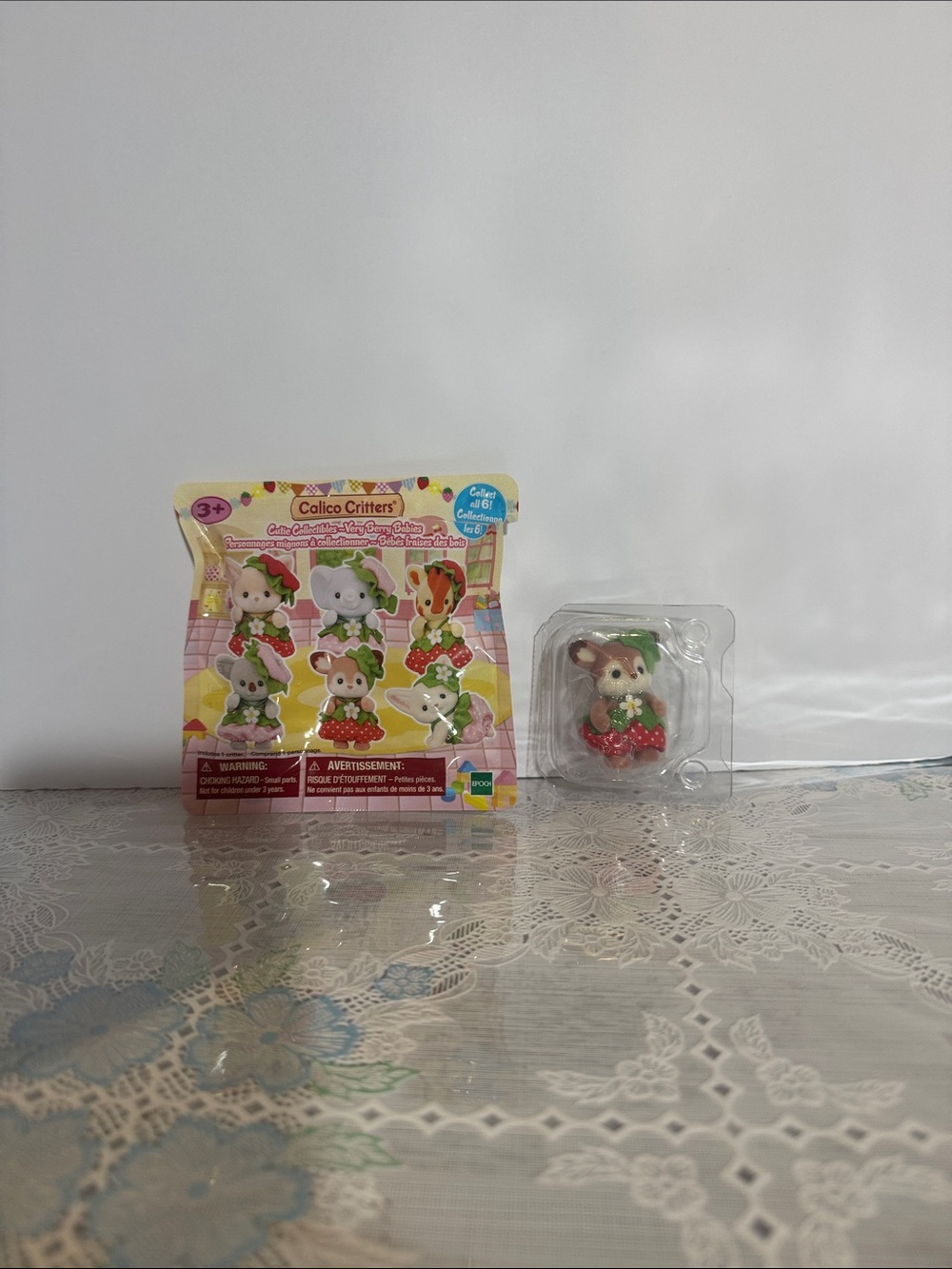 Calico critters cutie collectibles very berry babies blind- Aster - Picture 2 of 6